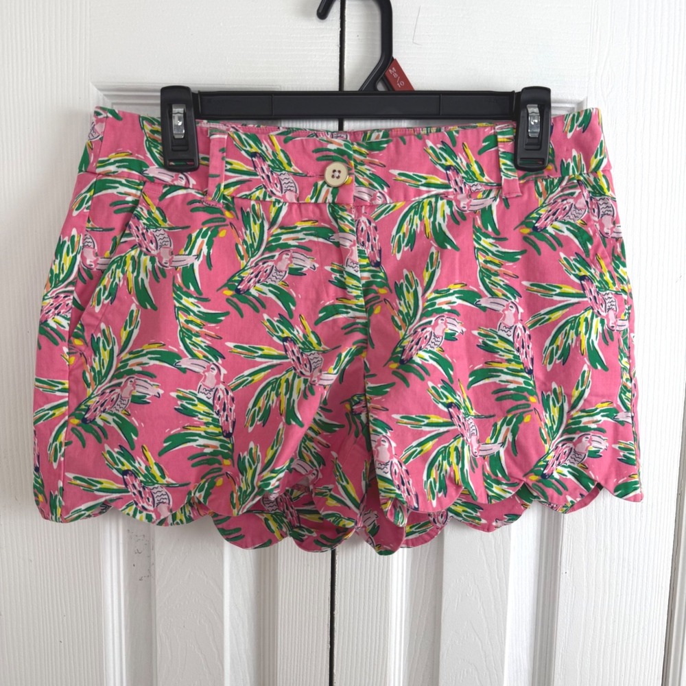 Crown & Ivy Shelby Shorts 2 Pink Tropical Toucan Scalloped Hem Preppy Coastal